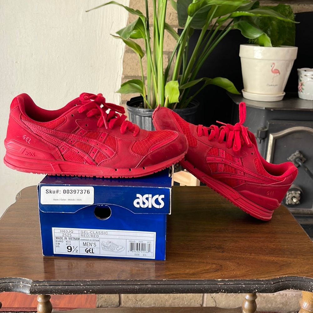 Gel Classic Red ASICS Size 9 1/2